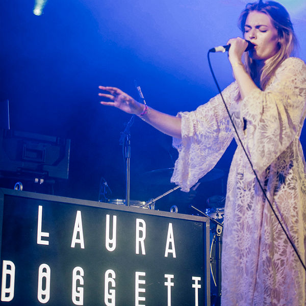 Laura Doggett Kendal Calling photos review